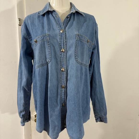 Chaus Tops - Vintage Chaus Sport Blue Denim Silver Button Down Long Sleeve Women’s M Pockets